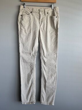 London Jean by VS 
Cream Corduroy Skinny Fit Pants
Women’s Size 6